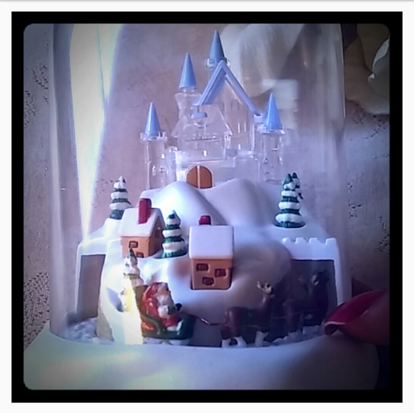 Vintage Avon Santa's Magical Castle Ornament - Picture 6 of 8